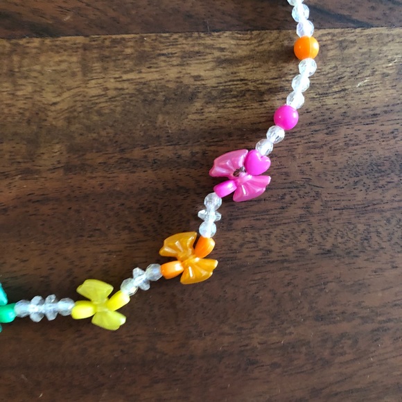 Rainbow heart & bow beaded Girls’ necklace - Picture 3 of 7